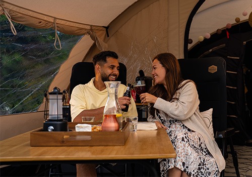 tent kampeerder op de camping