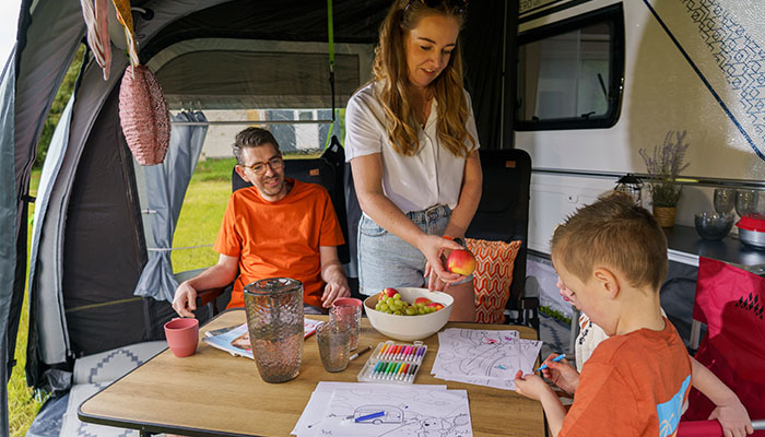 binnenkant opblaasbare caravanvoortent